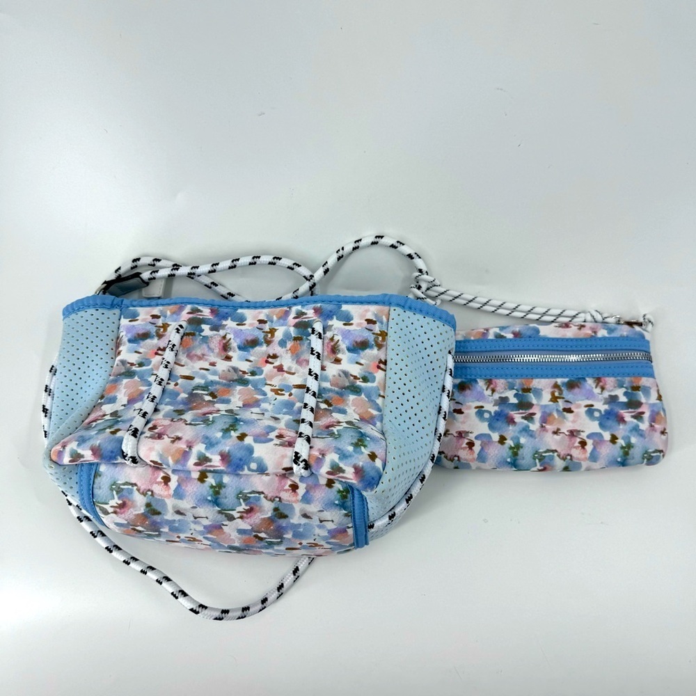 Posh Shores by‎ Jen & Co set of 2 Neoprene Floral Bags - Picture 5 of 12